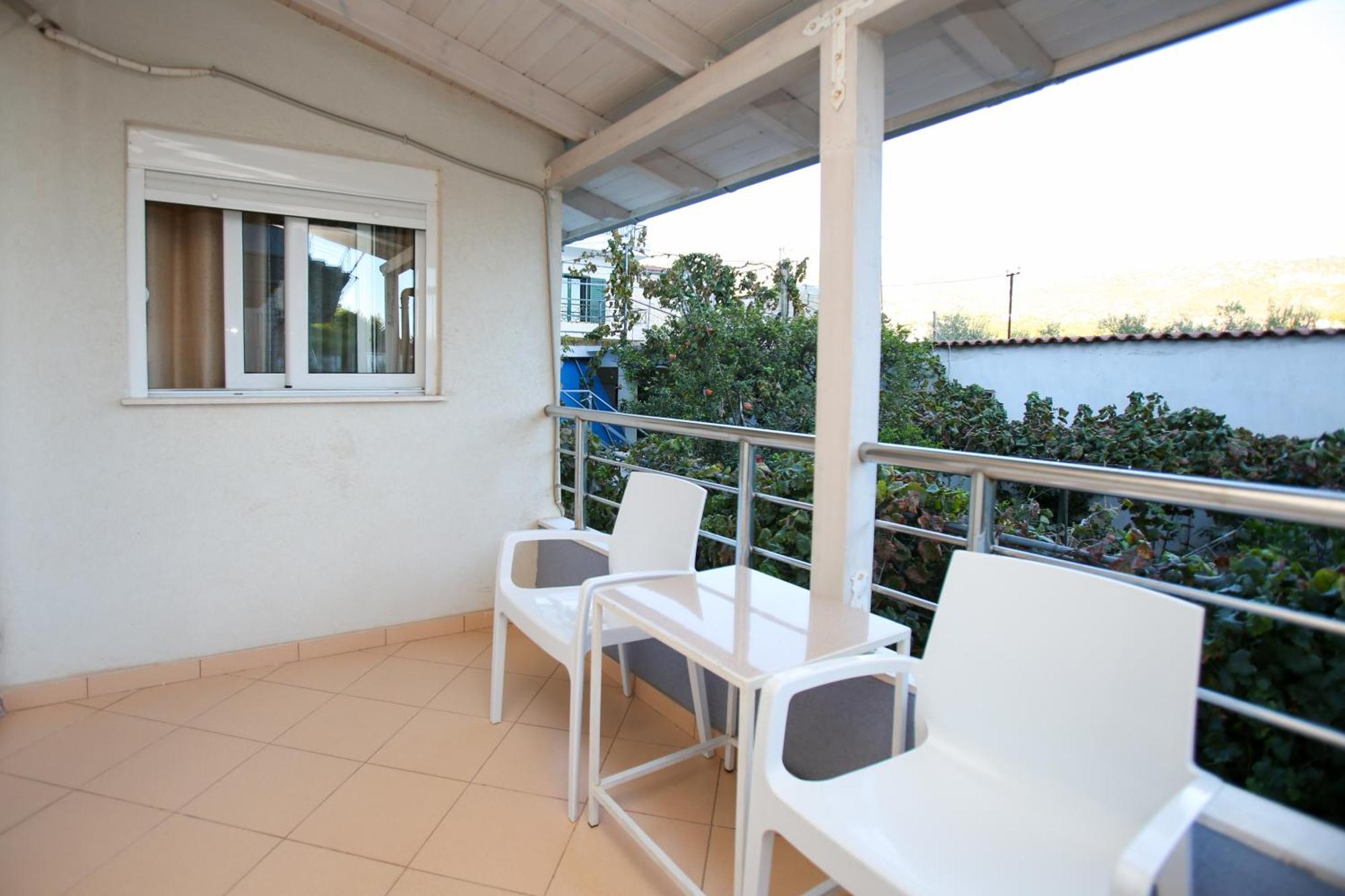 Ionian Seaview Apartment Himare Exterior photo